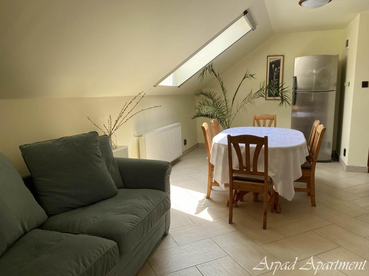 Arpad Apartman Hajdúszoboszló Buitenkant foto